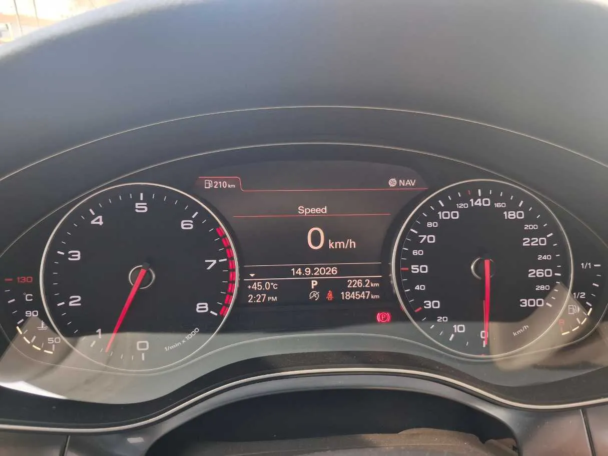 Car image 16