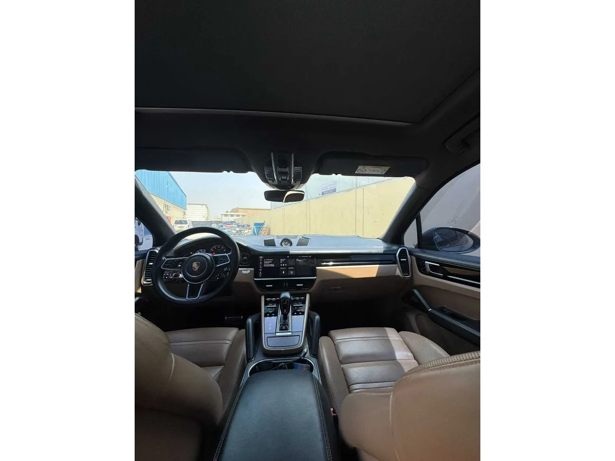Car image 13