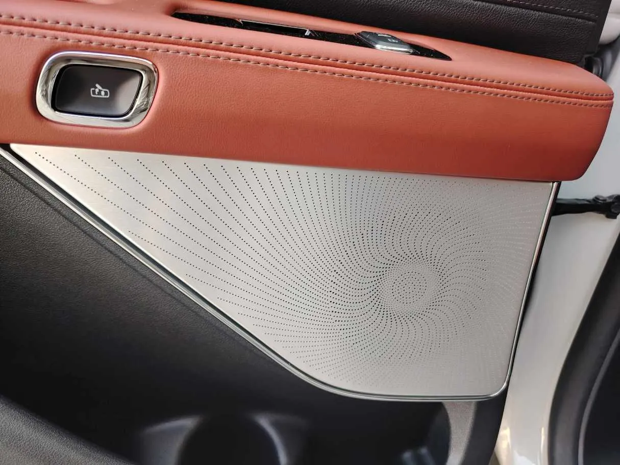 Car image 36