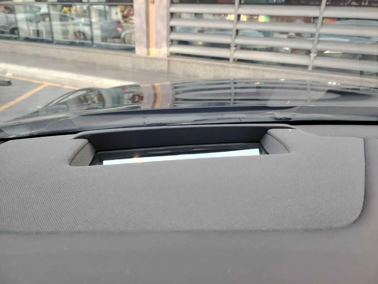 Car image 38