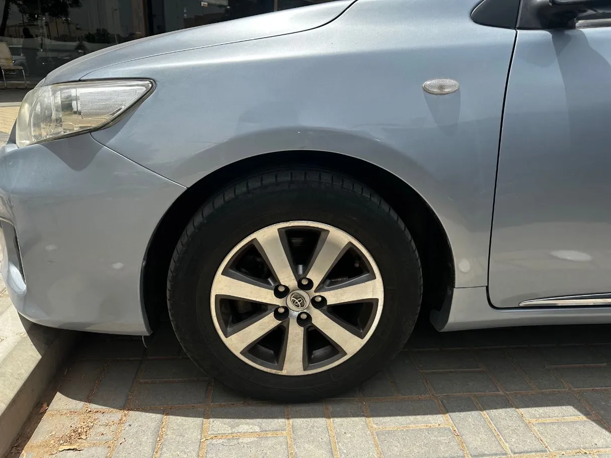 Car image 9
