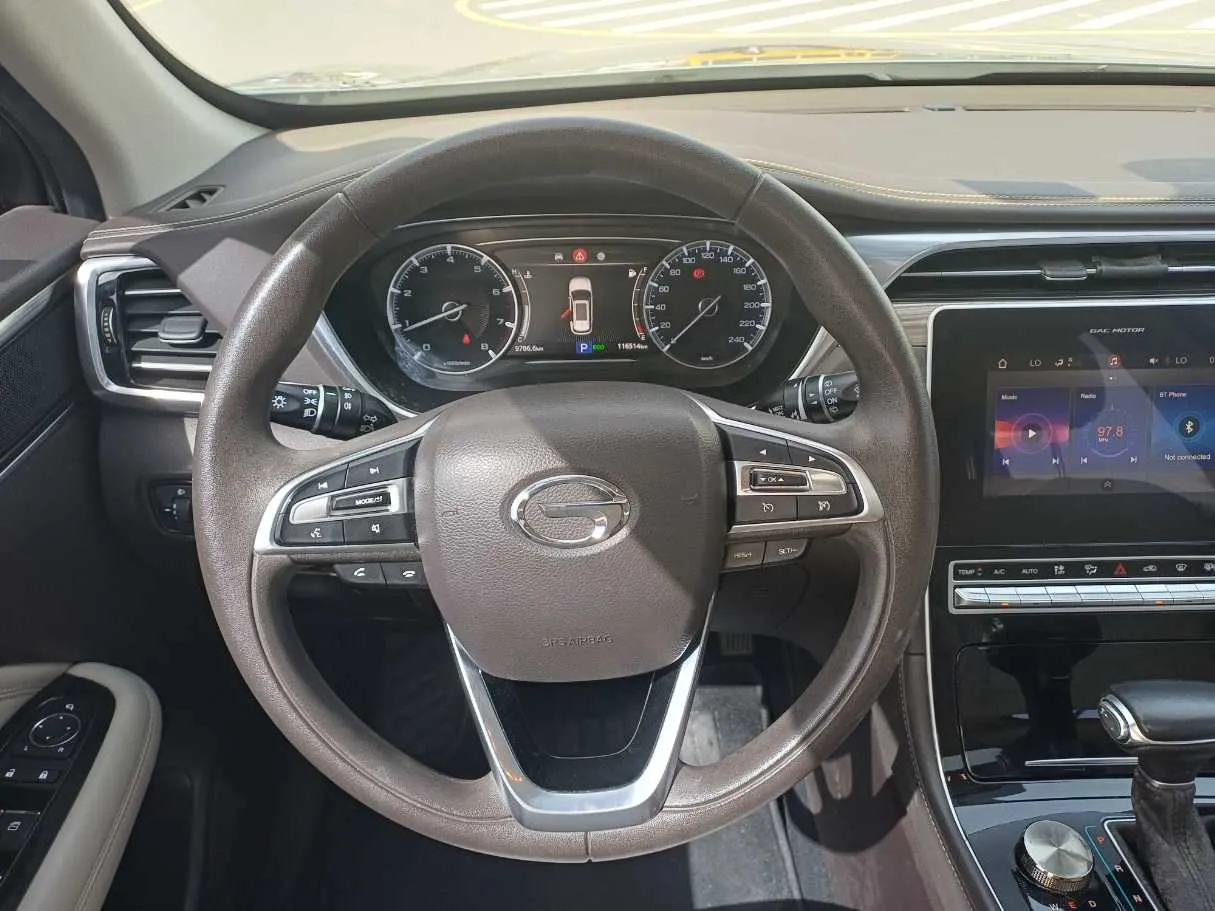 Car image 17