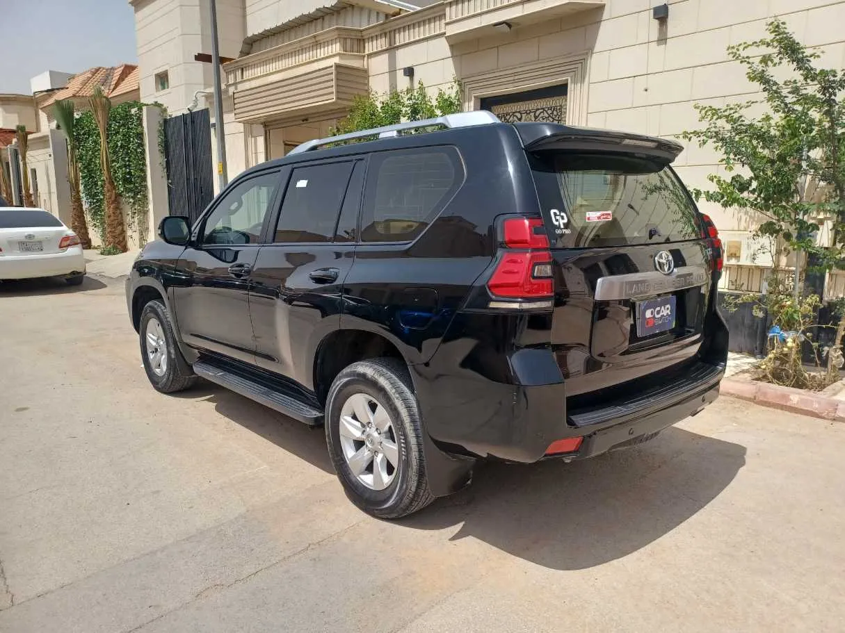 Car image 7