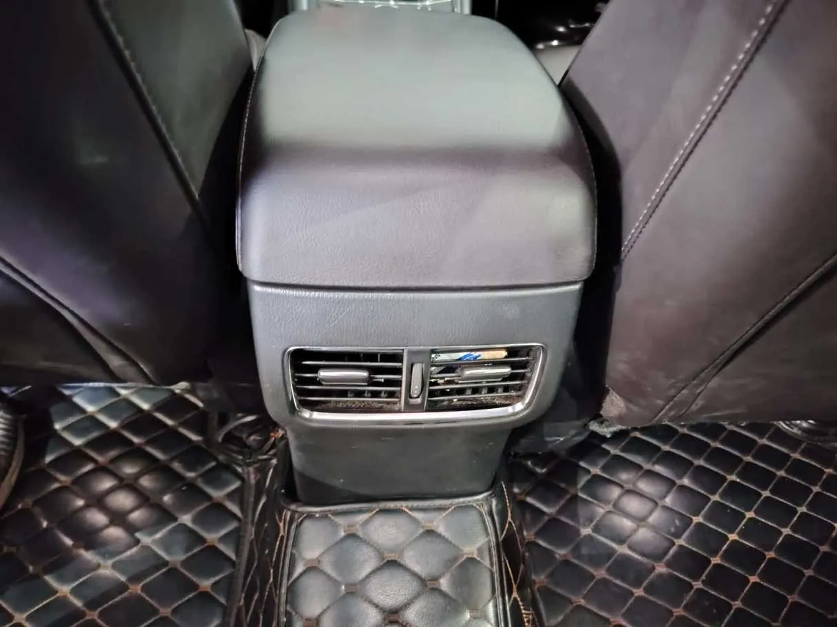 Car image 41