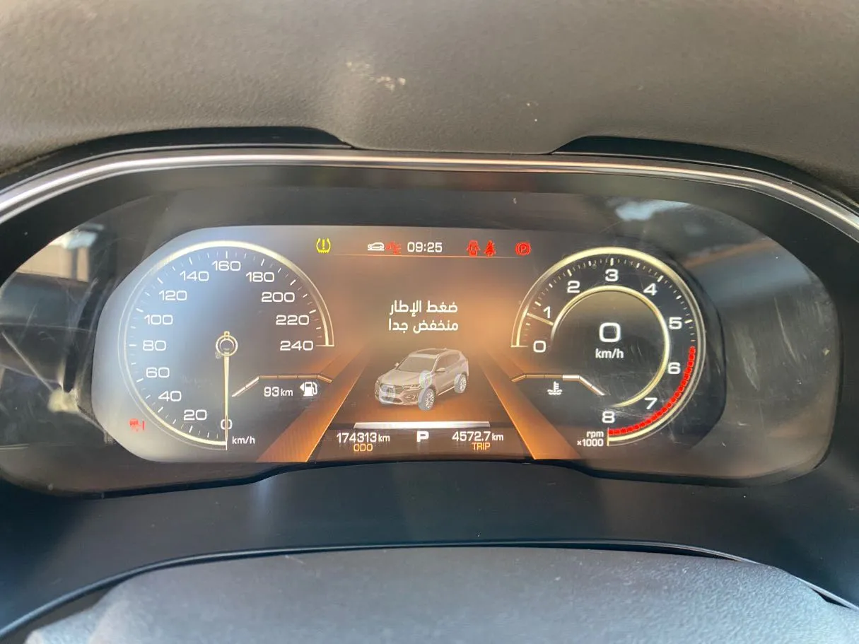 Car image 18