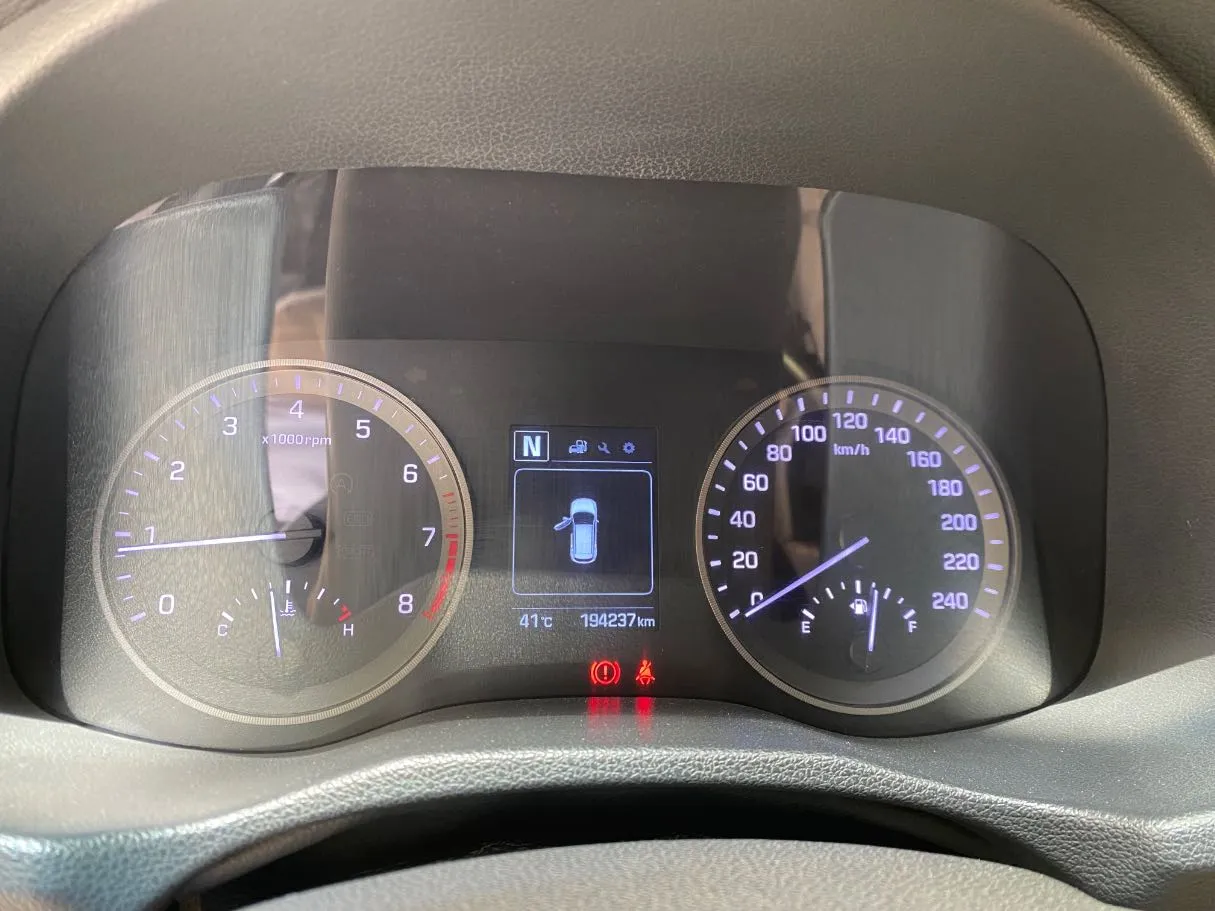 Car image 18