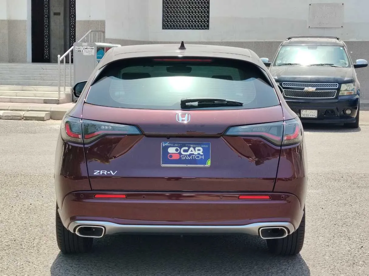 Car image 6