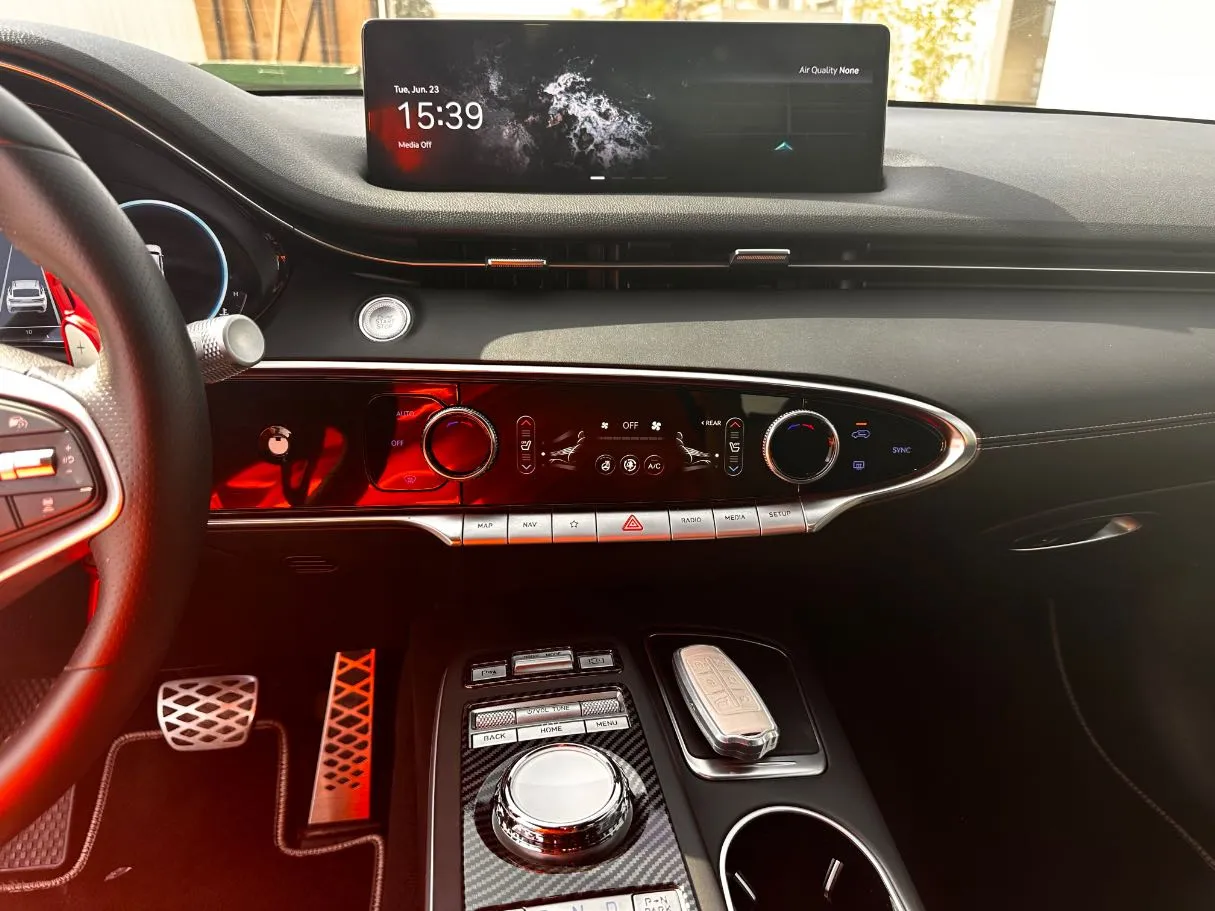 Car image 19