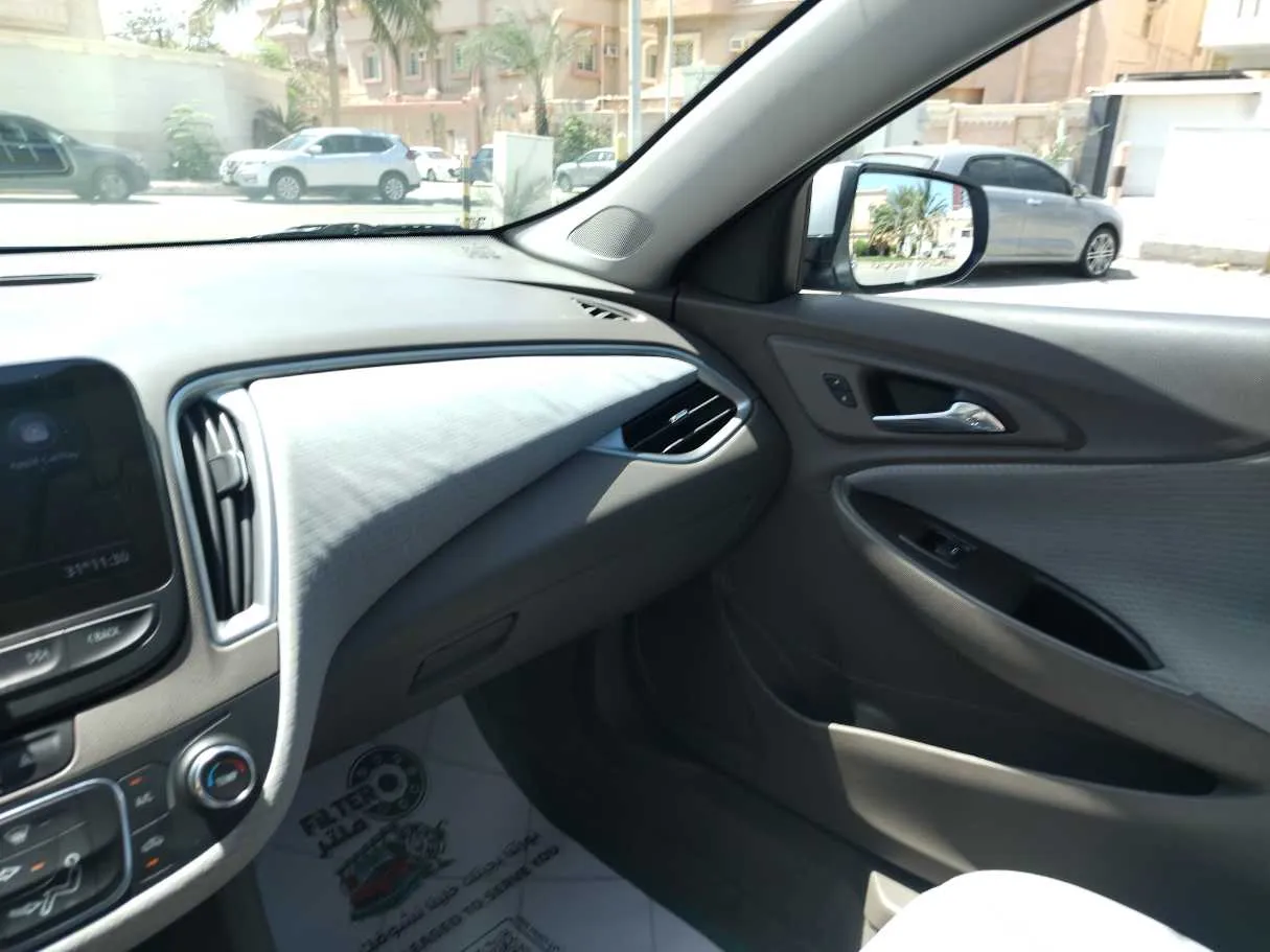 Car image 32