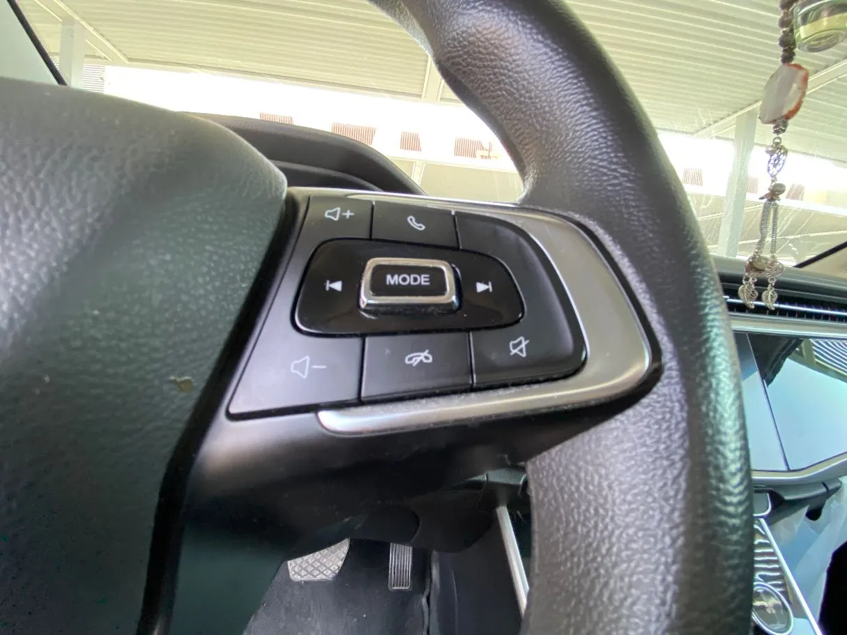 Car image 21