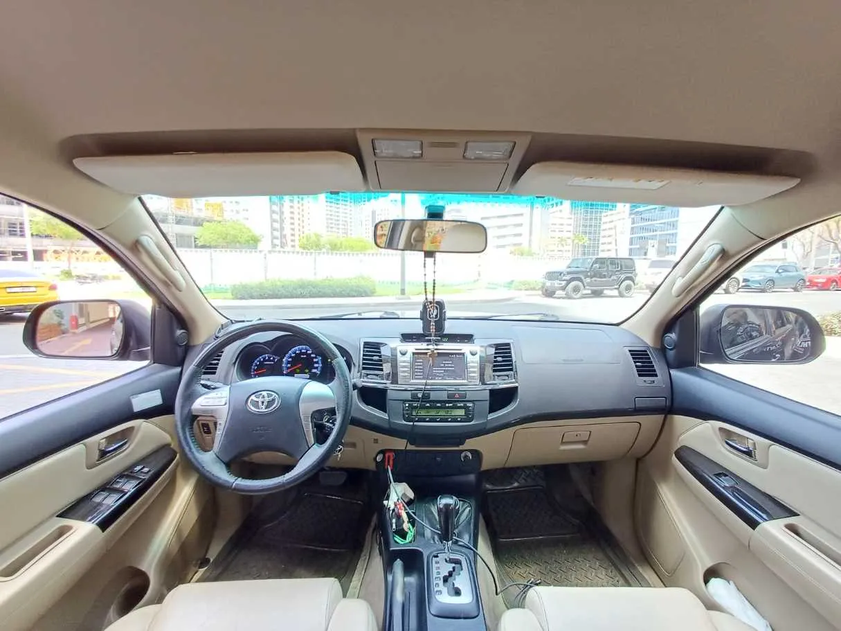 Car image 15