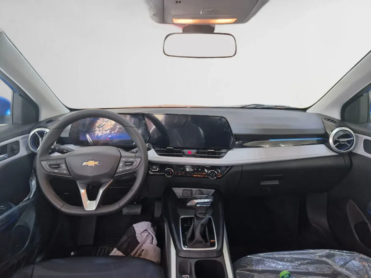 Car image 8