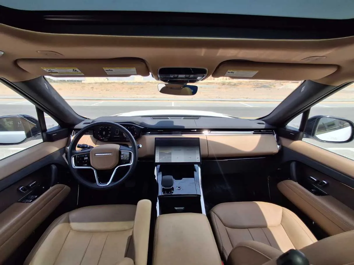 Car image 14