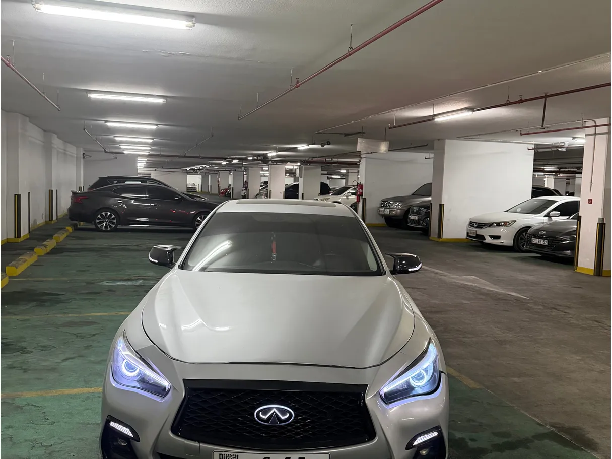 Car image 12