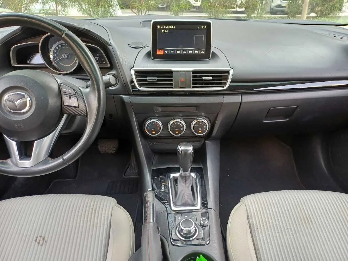 Car image 18