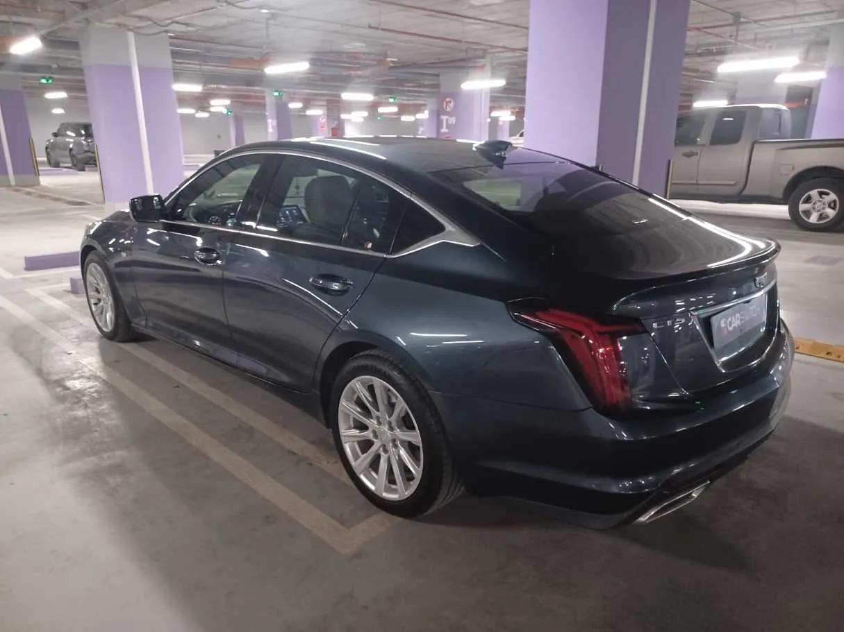 Car image 8