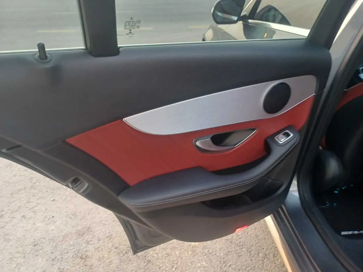 Car image 13
