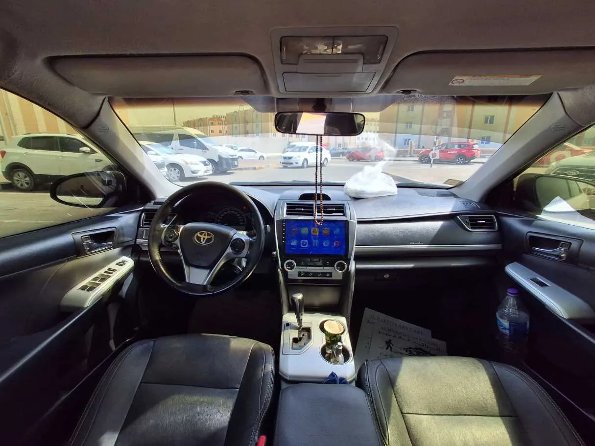 Car image 14