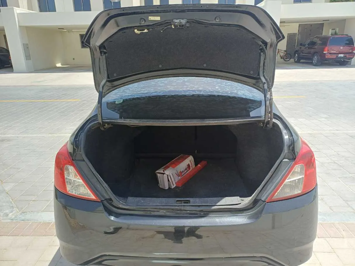 Car image 19