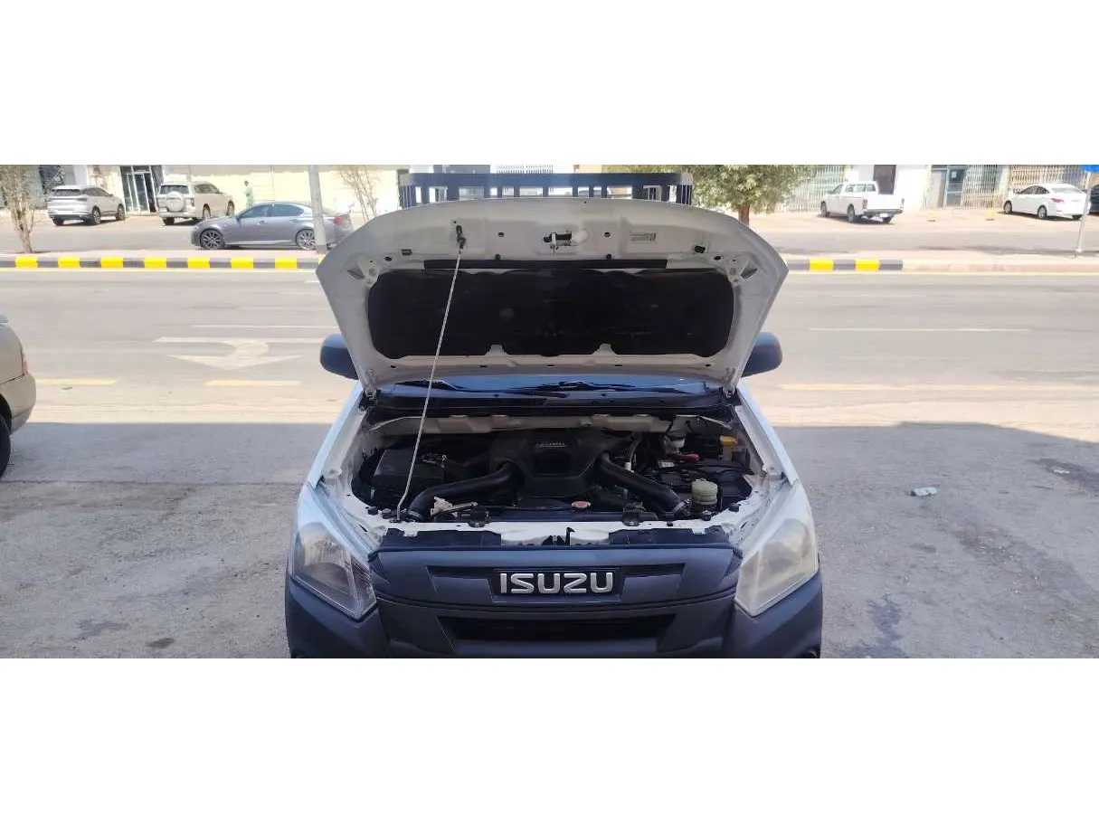 Car image 18