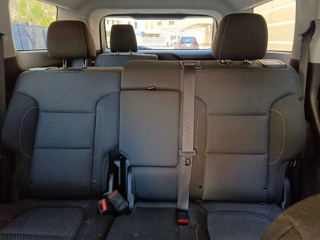 Car image 23