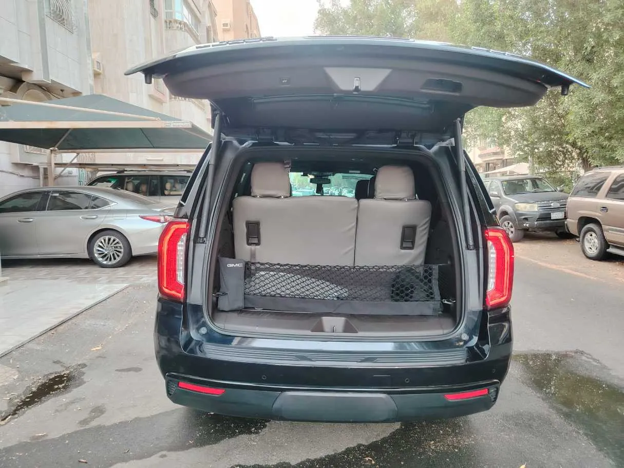 Car image 27