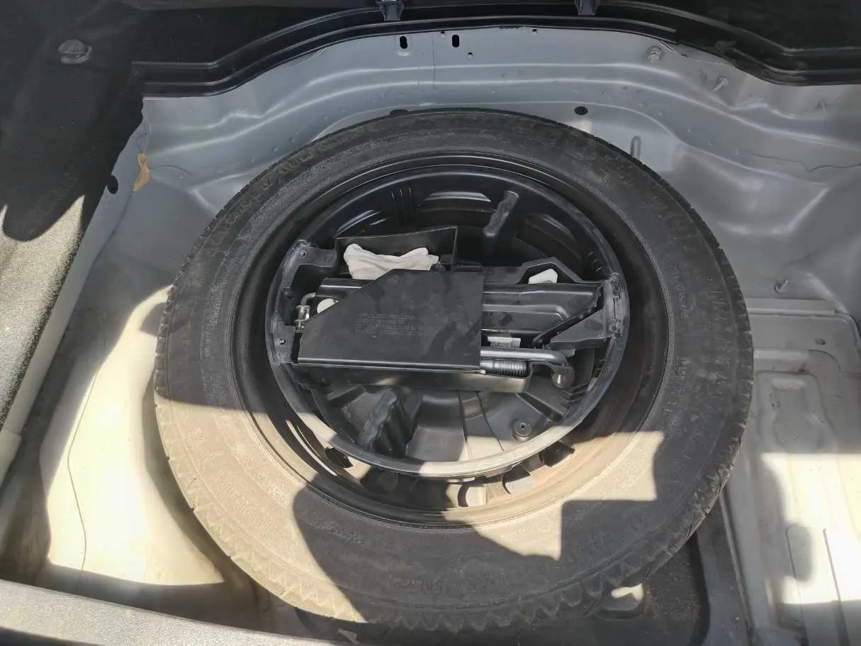 Car image 46