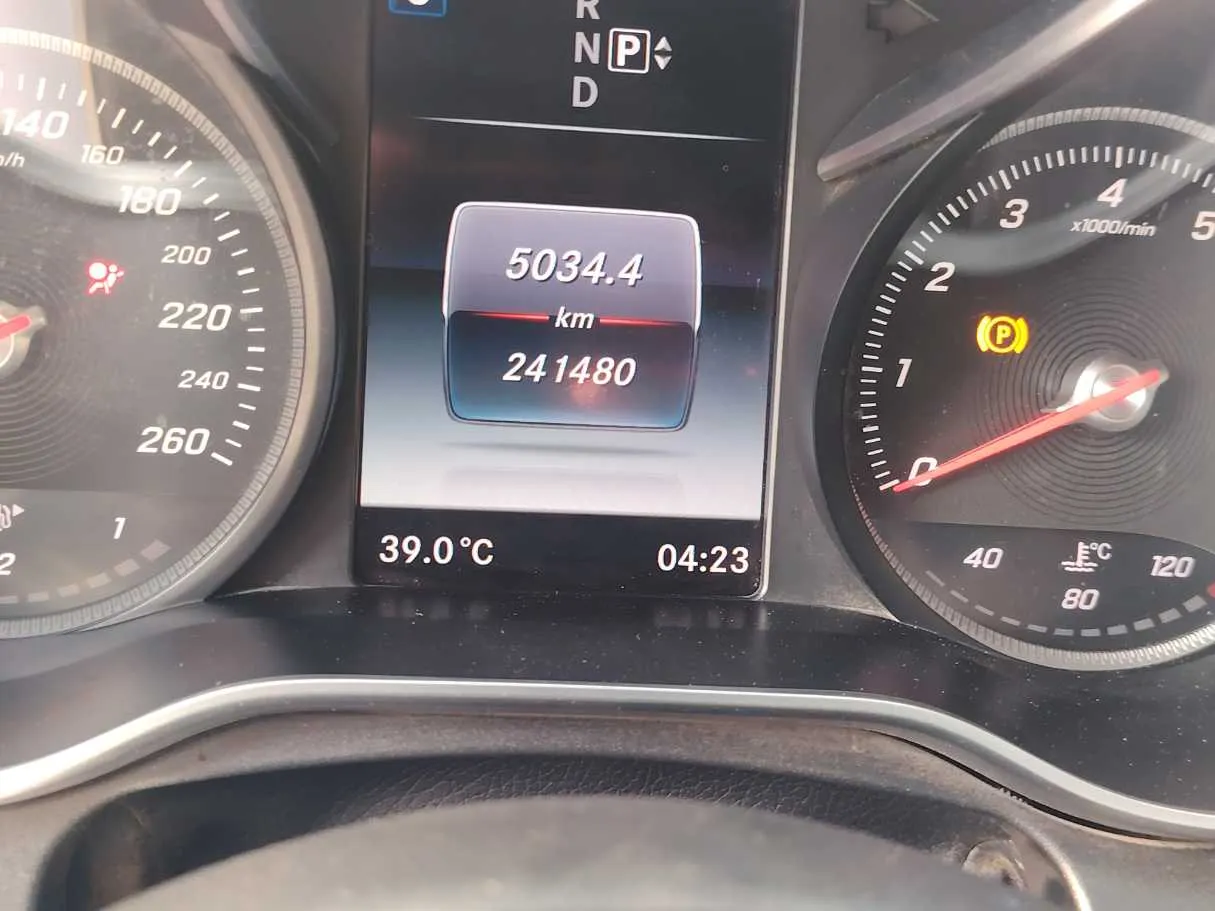 Car image 29