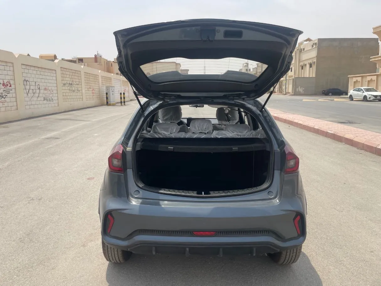 Car image 22