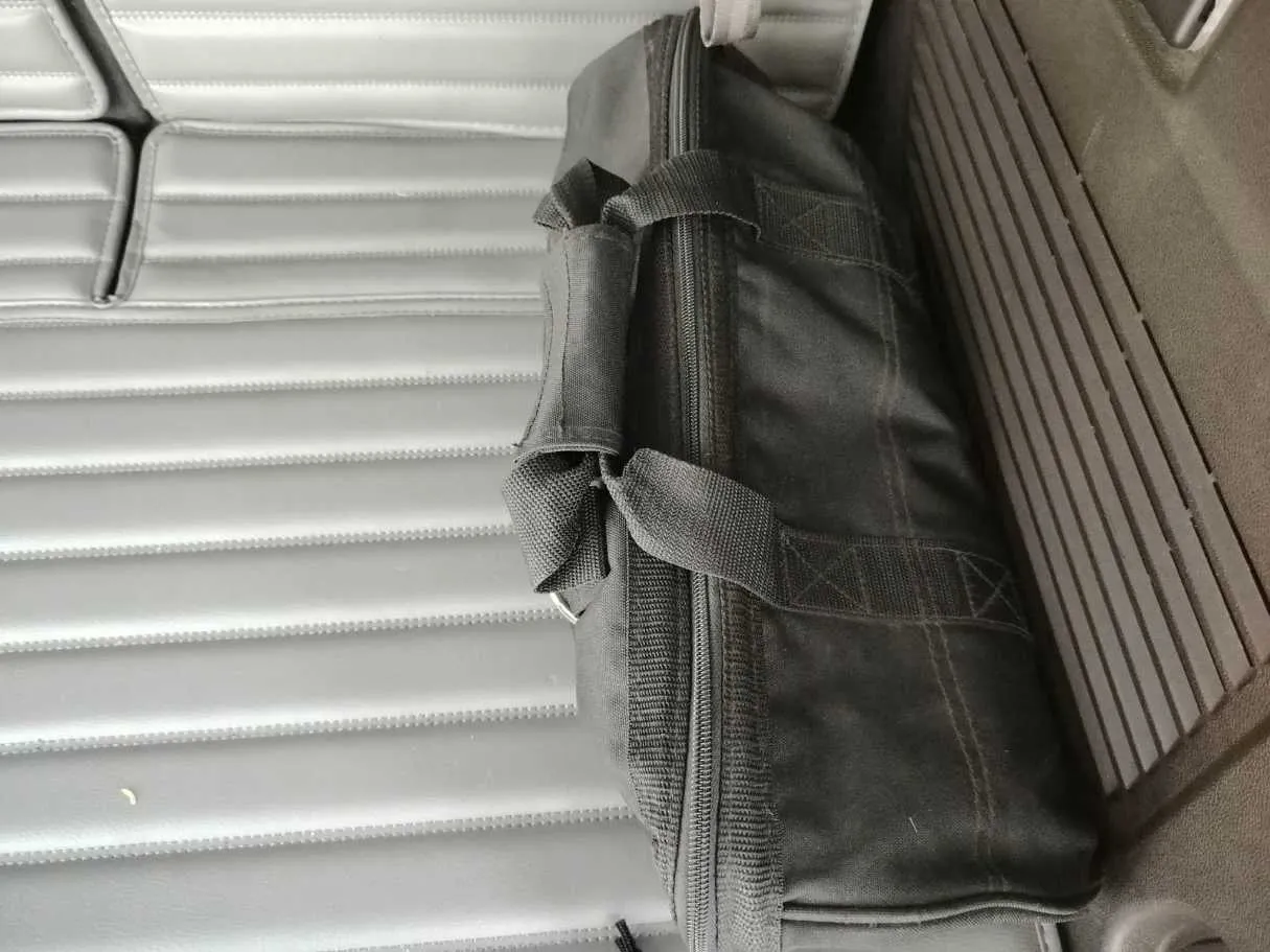Car image 38