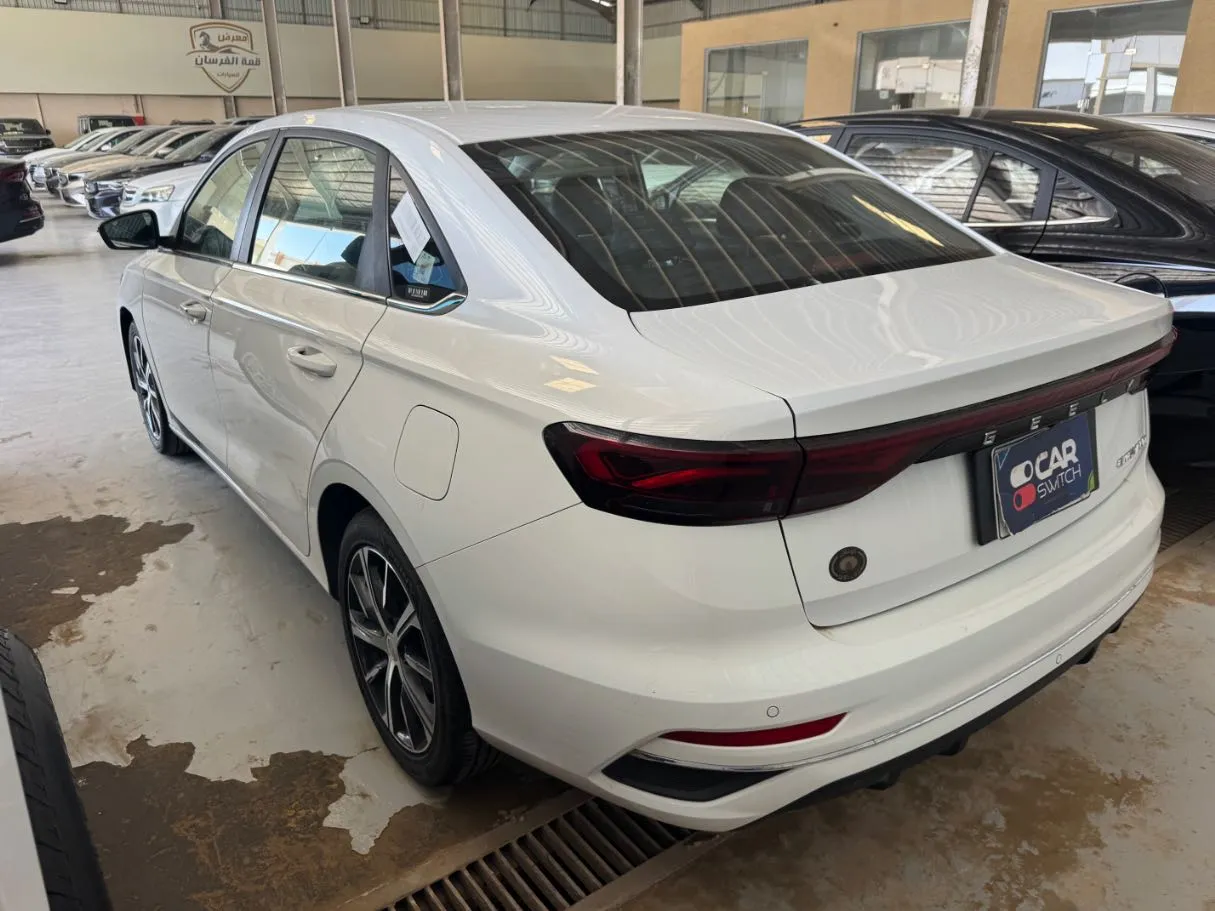 Car image 6