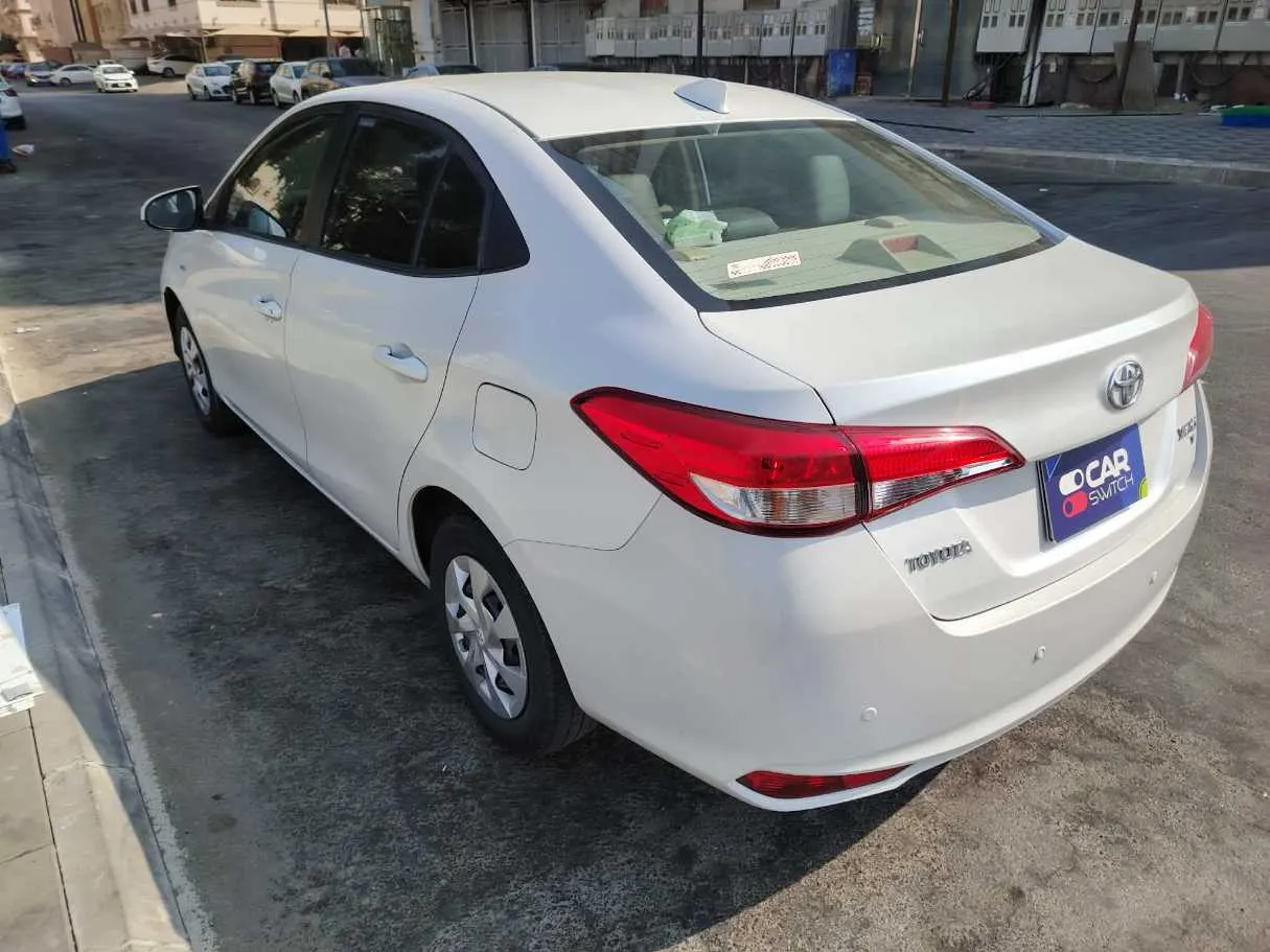 Car image 7