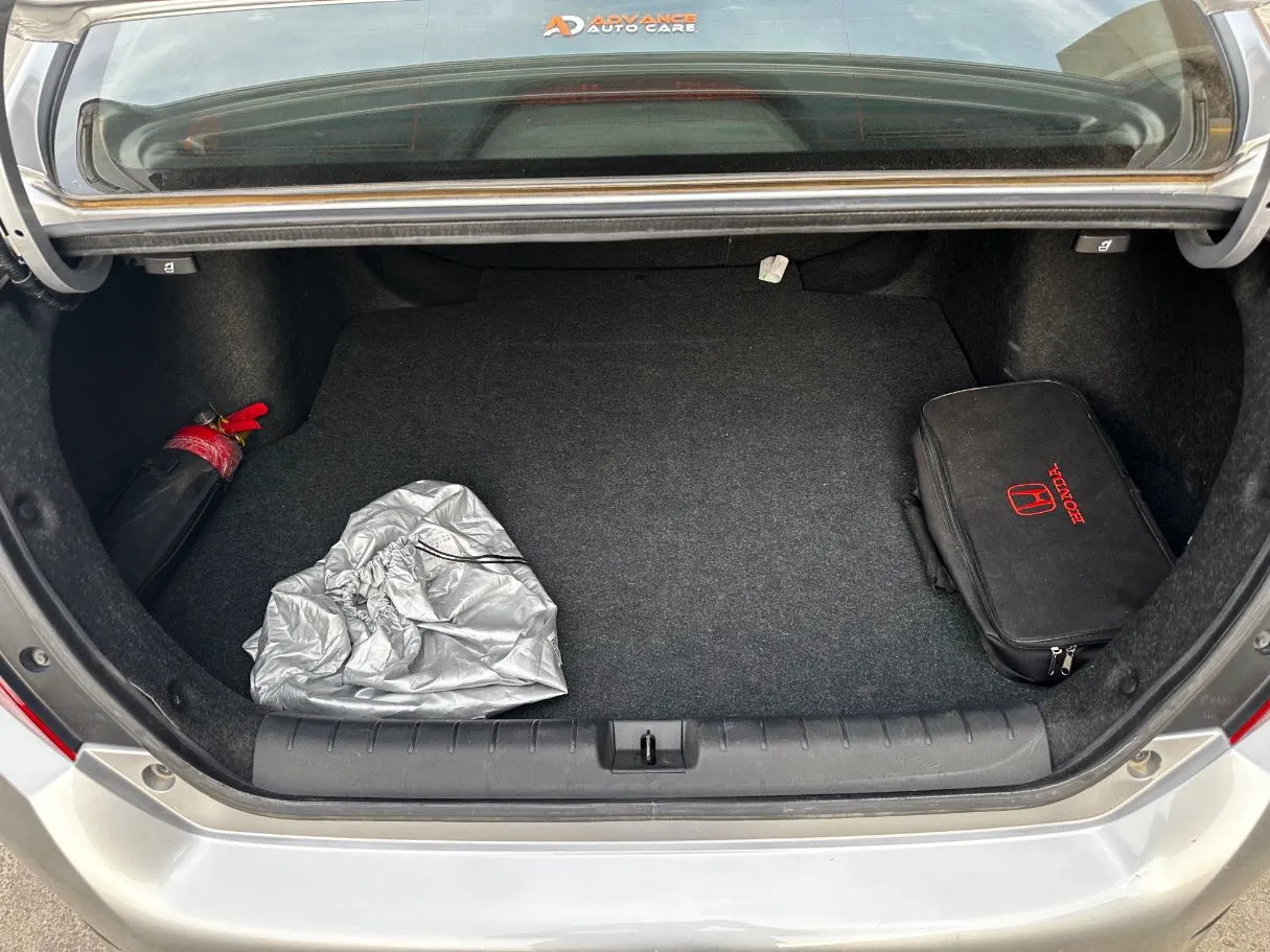 Car image 23