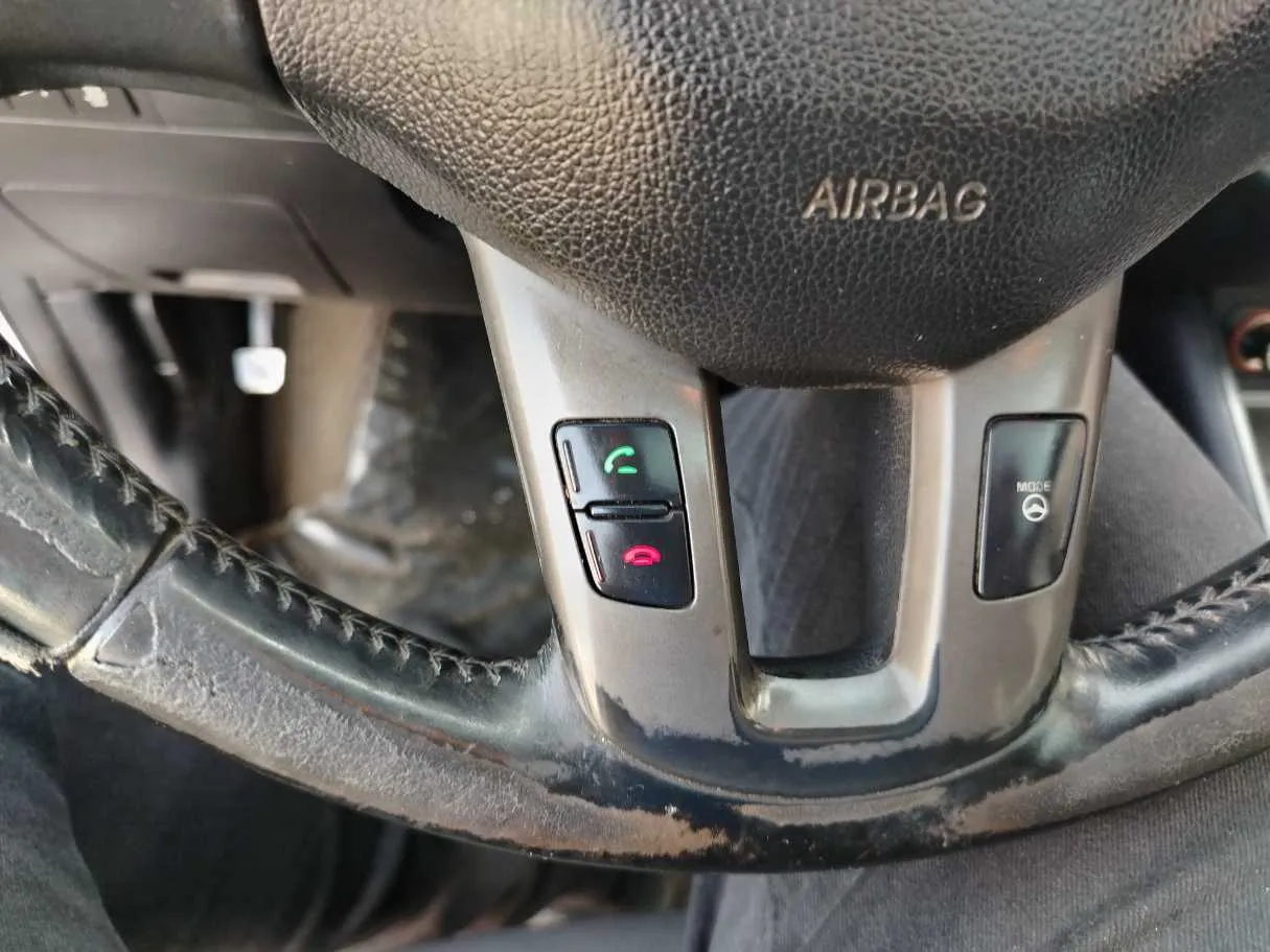 Car image 37
