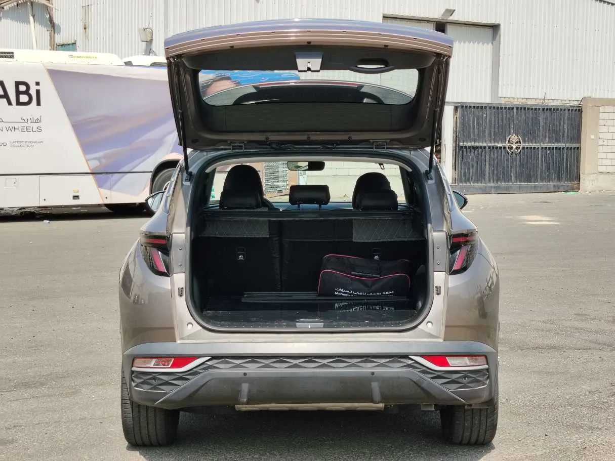 Car image 28