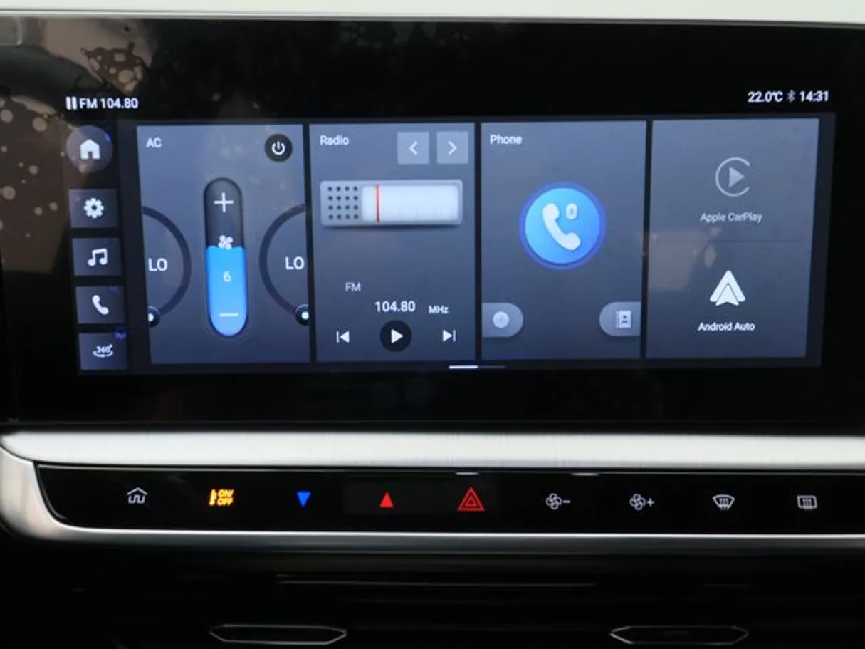 Car image 5