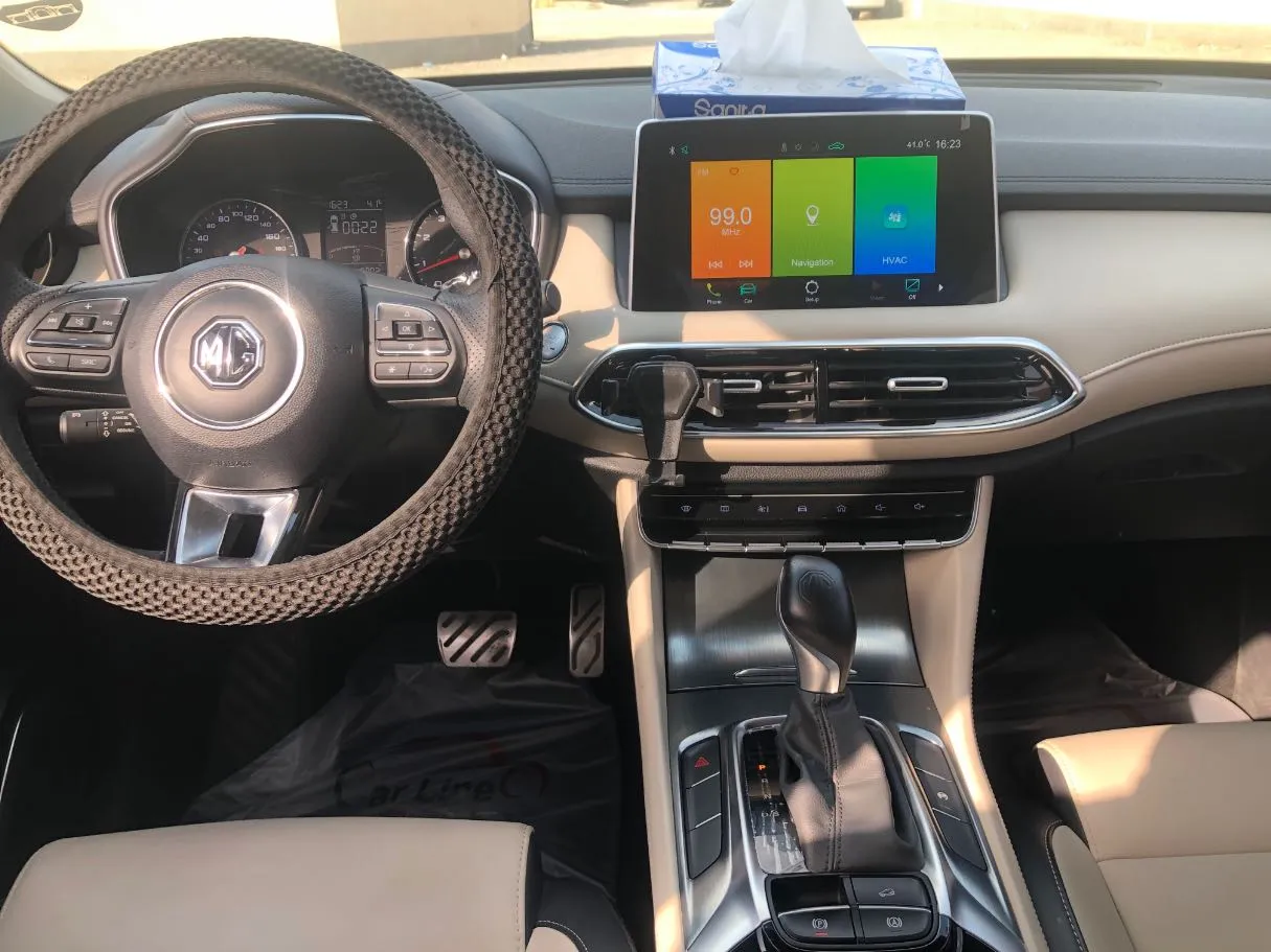 Car image 17