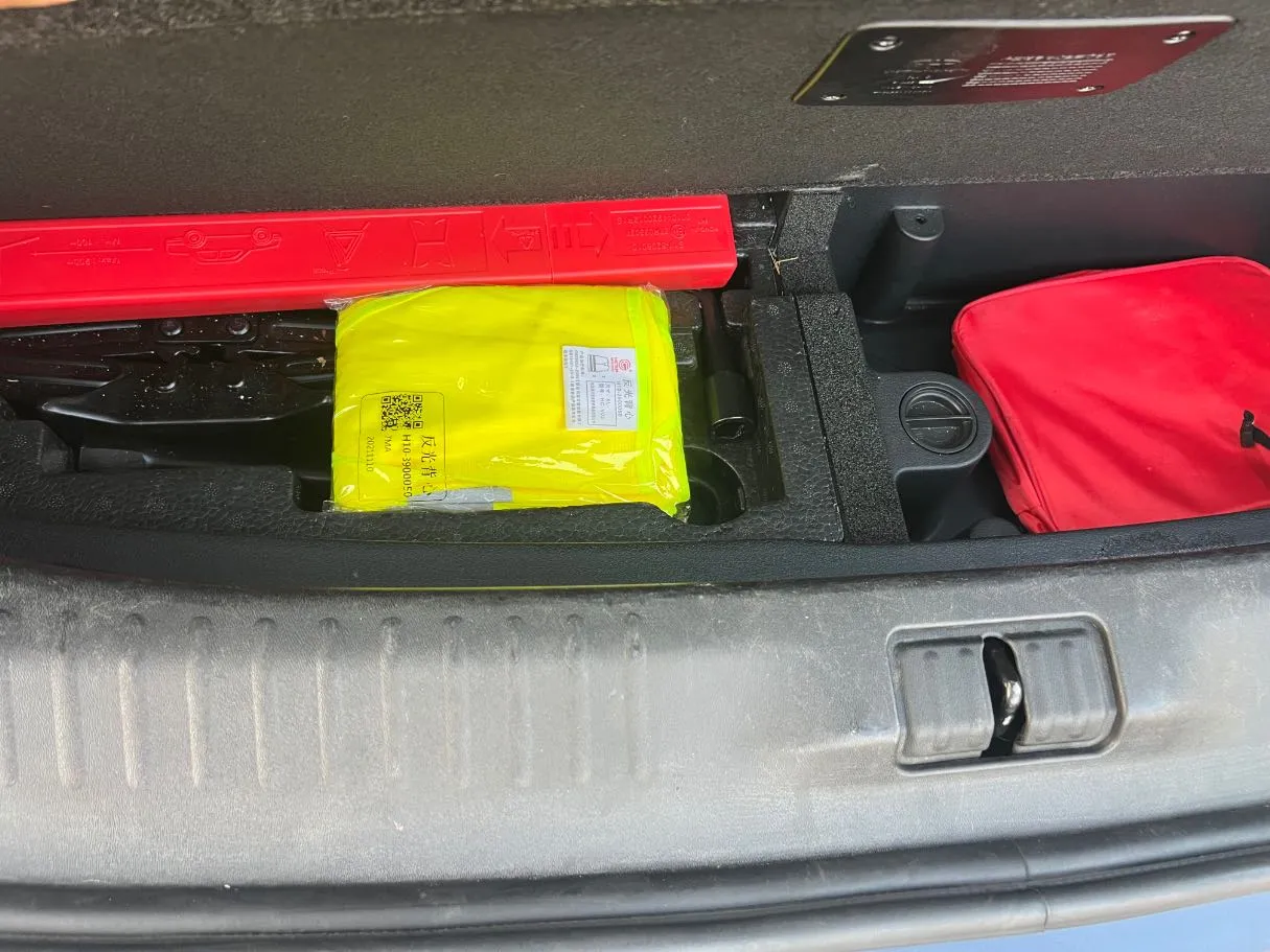 Car image 23