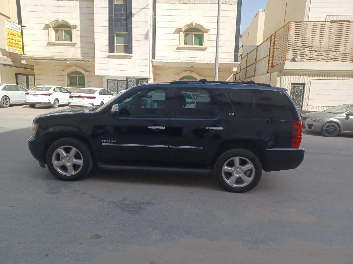Car image 8