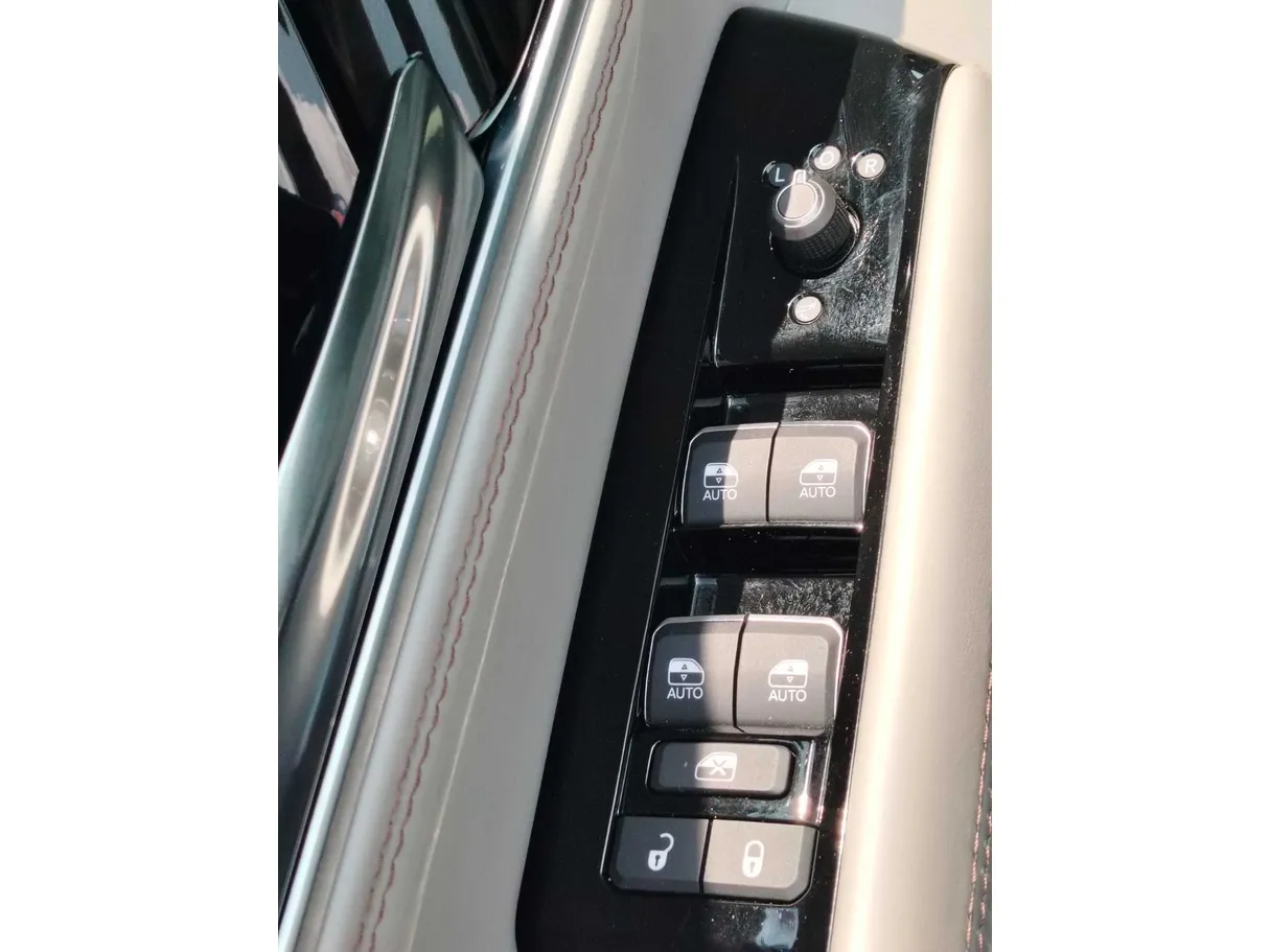 Car image 39