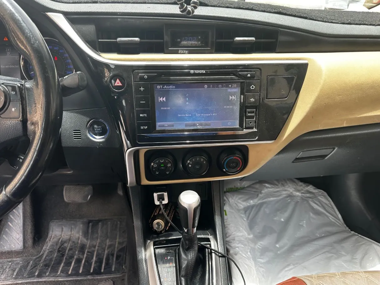 Car image 18