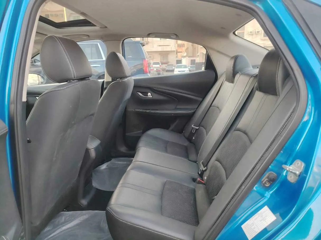 Car image 18