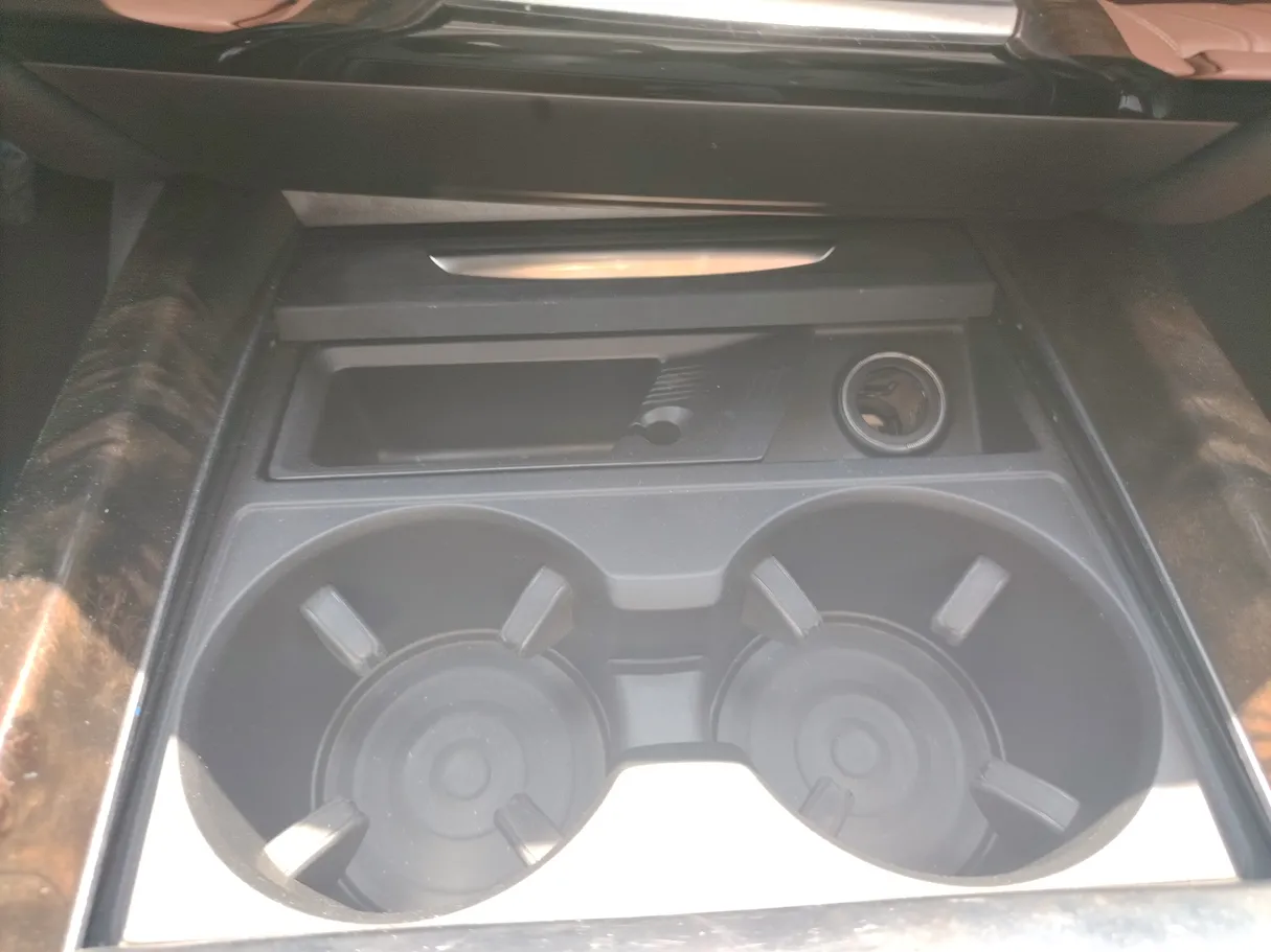 Car image 38