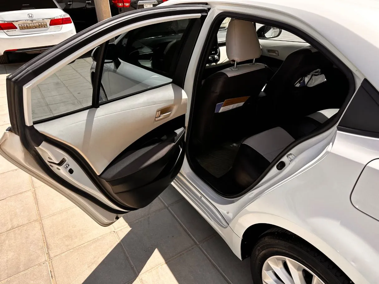 Car image 13