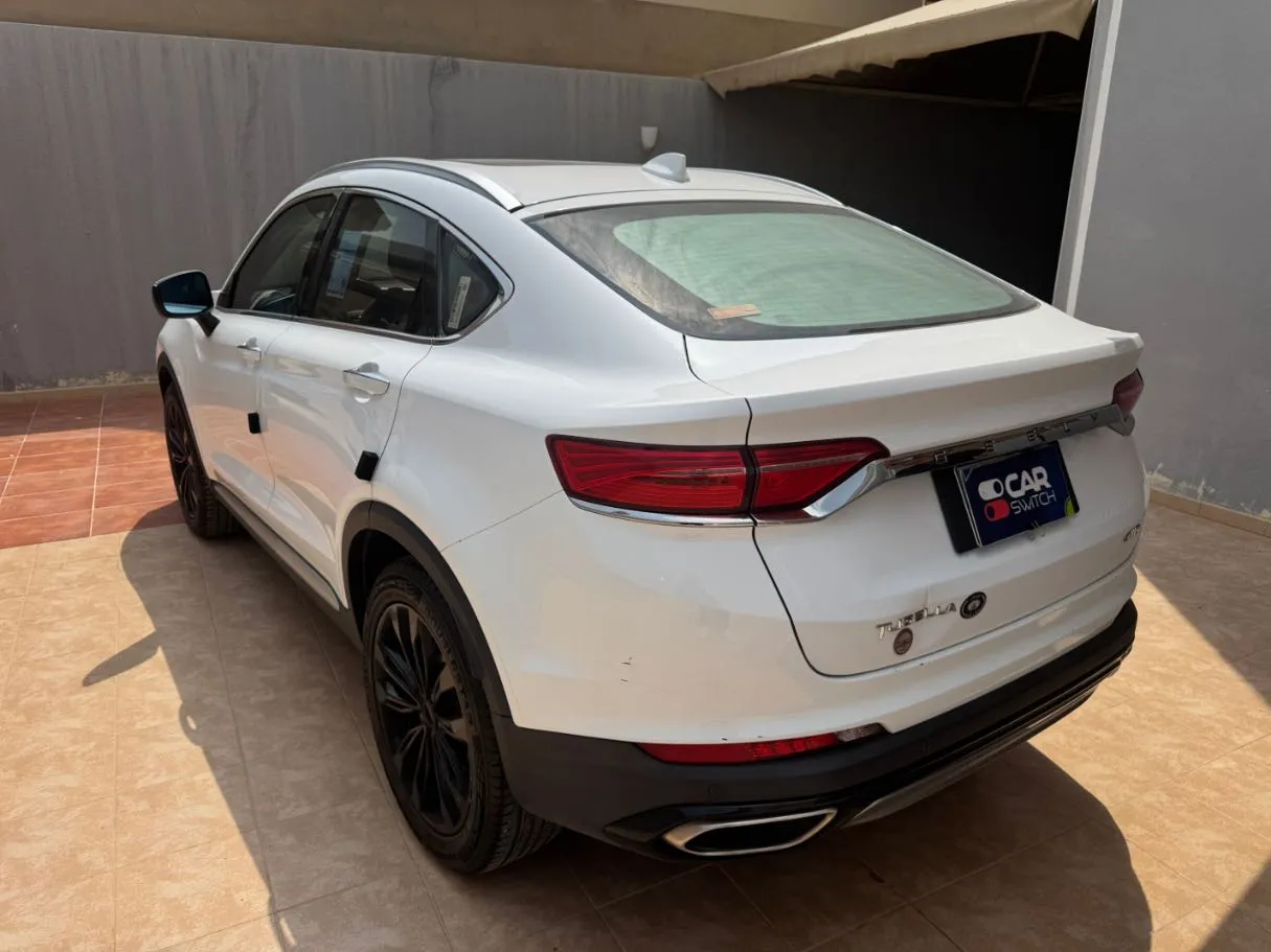 Car image 7