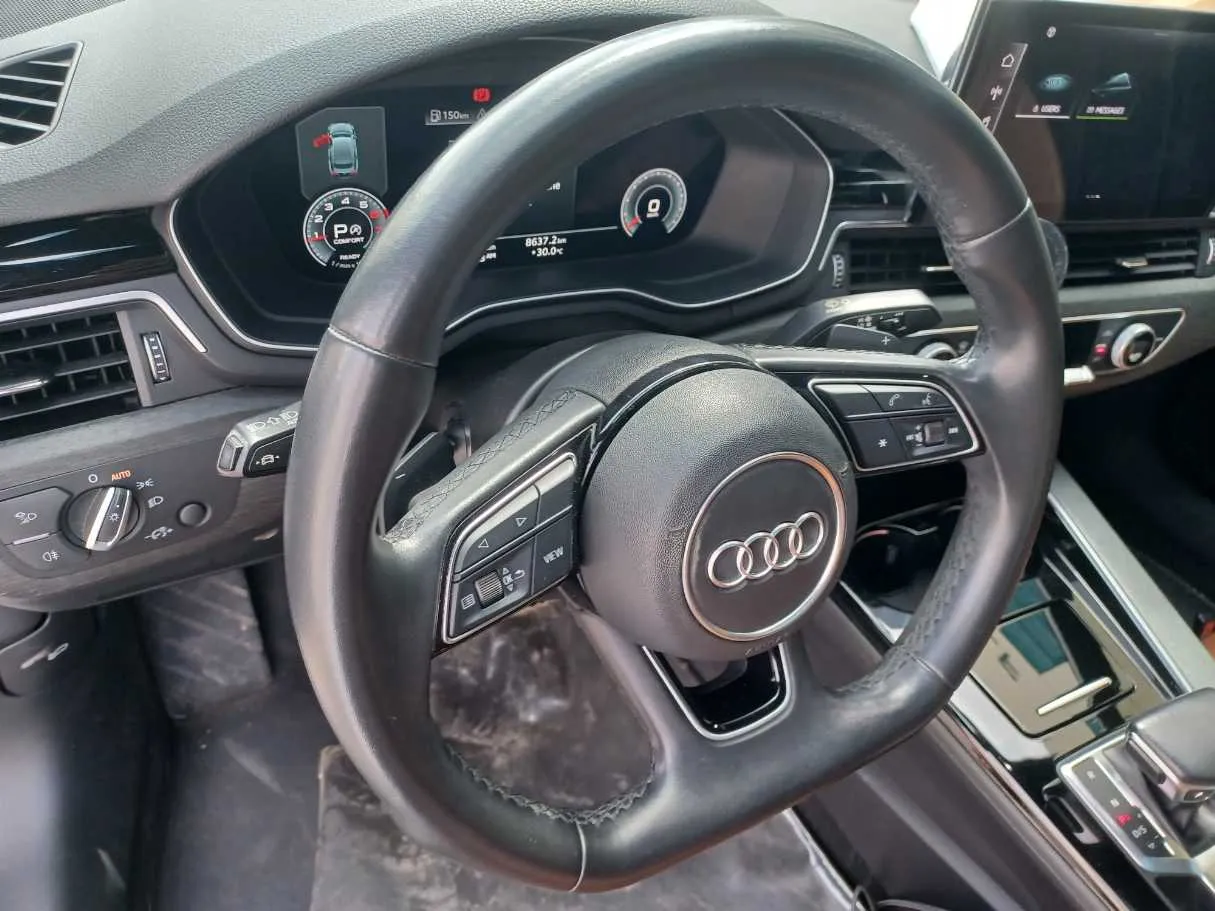 Car image 13