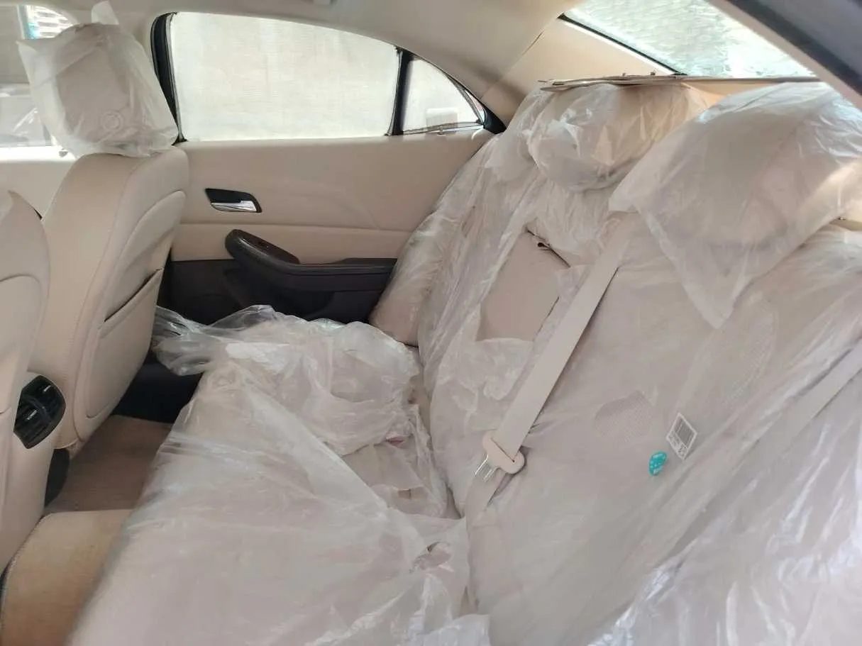 Car image 15
