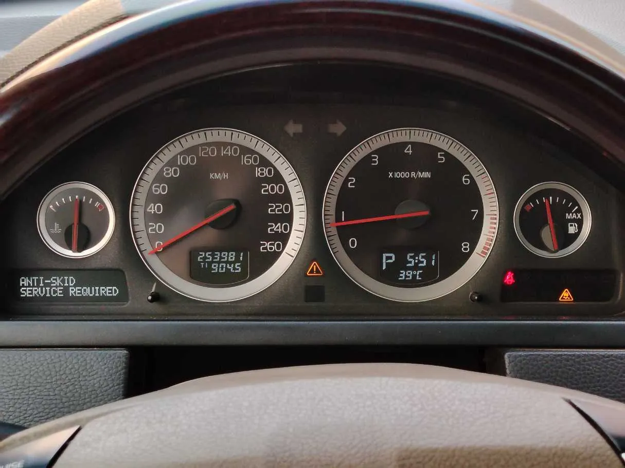 Car image 27