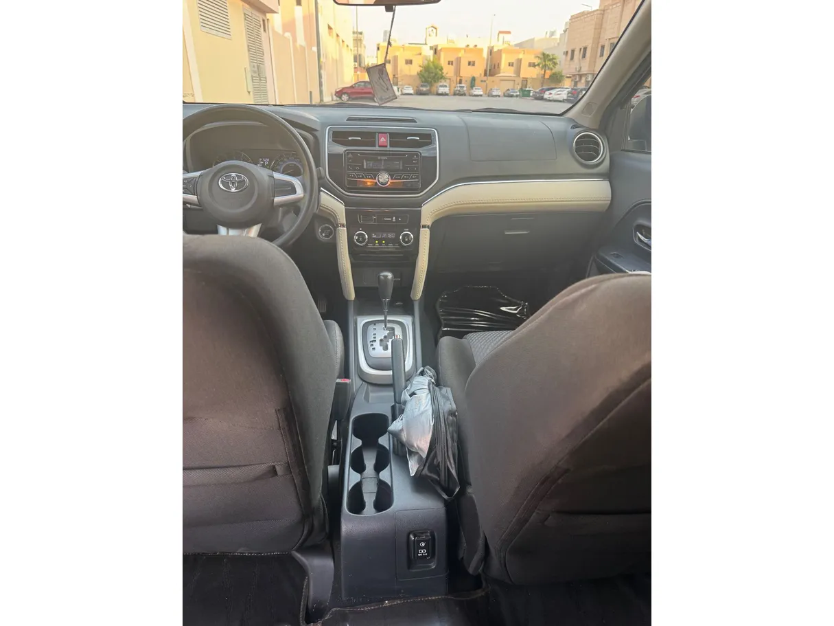 Car image 21