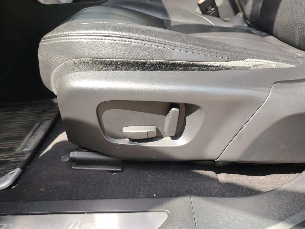 Car image 39